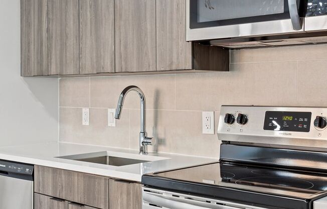 3 beds, 1 bath, 779 sqft, $2,545, Unit 5940-203