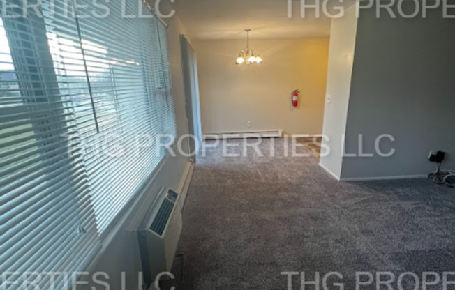 2 beds, 1 bath, 1,296 sqft, $2,399, Unit 405-17