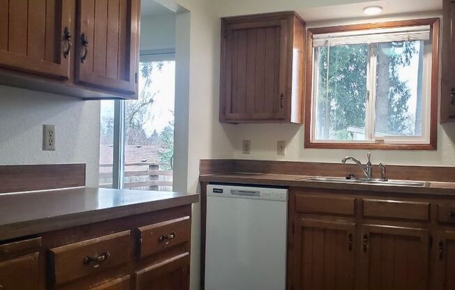 Wonderful South Salem Home in great neighborhood.