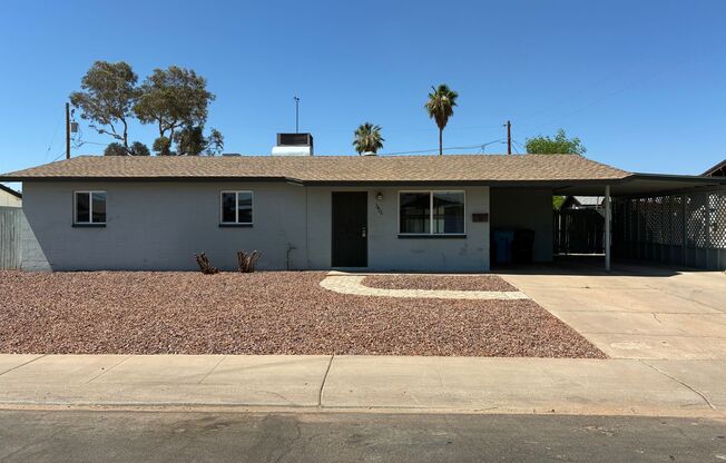 Spacious 4 BR 2BA w/ Large Lot in Paradise Valley!! Located at 36th St and Greenway