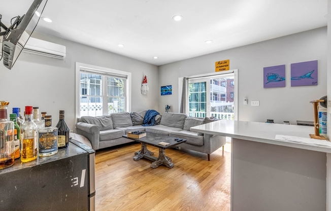 8 West Bellflower