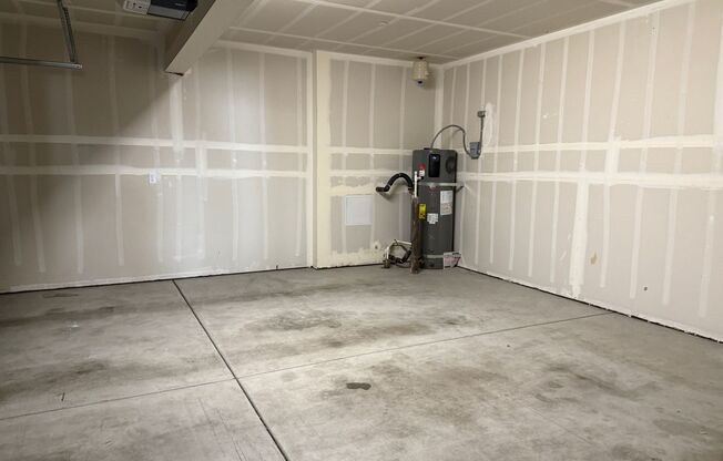 3 beds, 2.5 baths, $2,745, Unit UNIT 23102