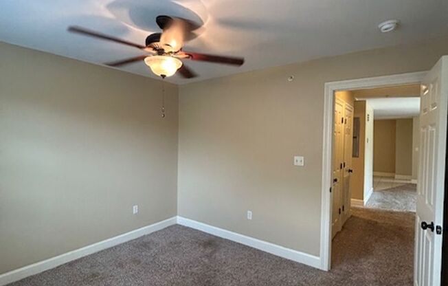 3 beds, 2 baths, 1,300 sqft, $1,125, Unit O-202