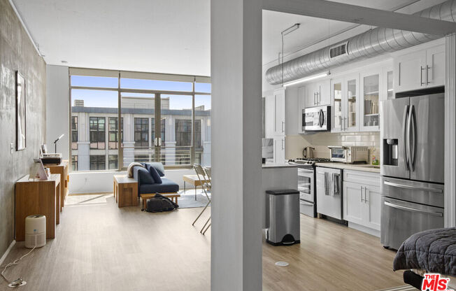 1 bed, 1 bath, 930 sqft, $3,000, Unit 813