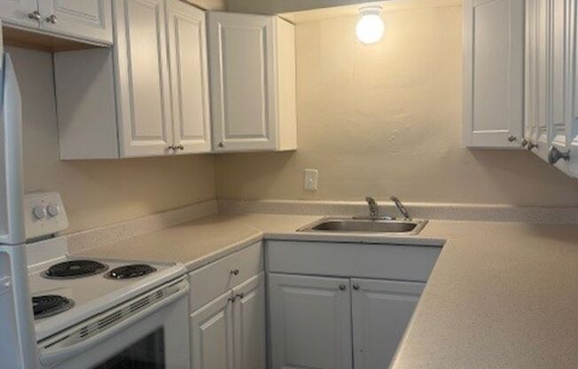 2 beds, 1 bath, $1,150, Unit 1067-02