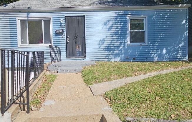 7209 Jenwood Ave. | 2 BR 1 BA | 768 SF