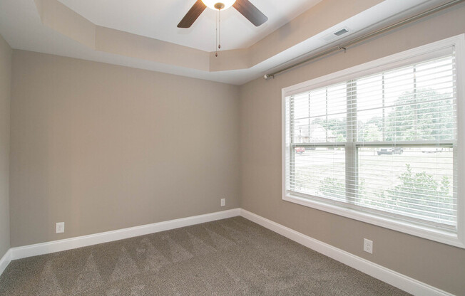 180 DUNDEE DR
