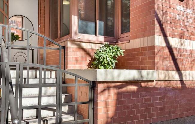 2 beds, 1 bath, 836 sqft, $5,450, Unit TH1F