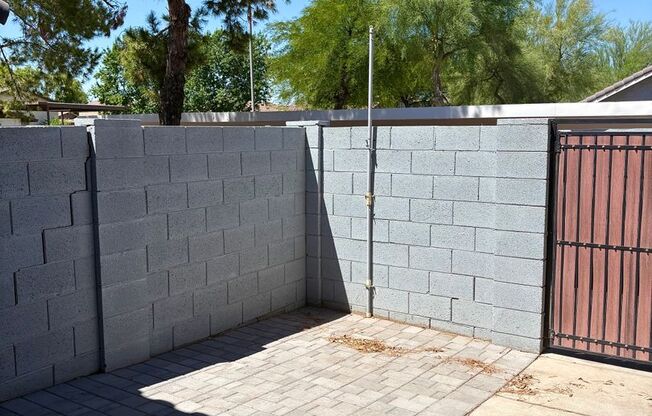 **WONDERFUL & SPACIOUS 3 BEDROOM/2.5 BATHROOM TOWNHOUSE IN CHANDLER (RAY & MCQUEEN)**