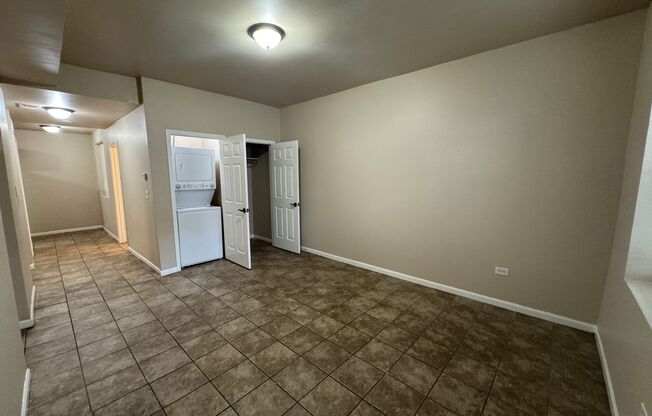 1 bed, 1 bath, $1,000, Unit 4850 #GE (G2)