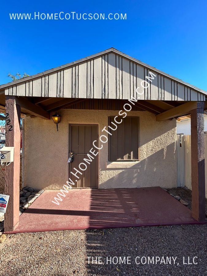 222 E 4 GUEST HOUSE ST