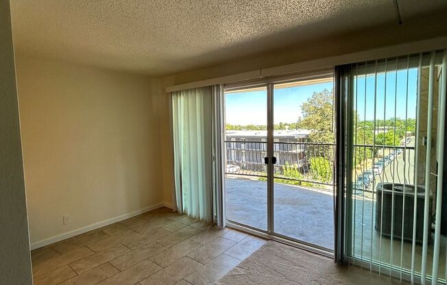 2 beds, 1 bath, $2,200