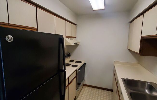 2 beds, 1.5 baths, 950 sqft, $1,434, Unit 5811-2A