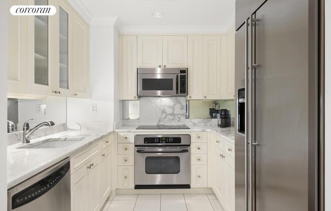 1 bed, 1 bath, 817 sqft, $5,850, Unit 9E