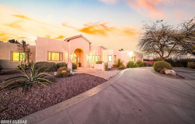Spacious Custom 5 Bedroom 4 Bath Home in the Catalina Foothills
