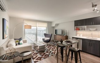 Metro 112 - Bellevue, WA - floor to ceiling windows