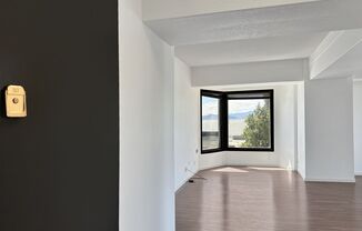 2 beds, 1 bath, $3,400, Unit APARTMENT 517