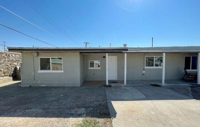 2 beds, 1 bath, 900 sqft, $1,000