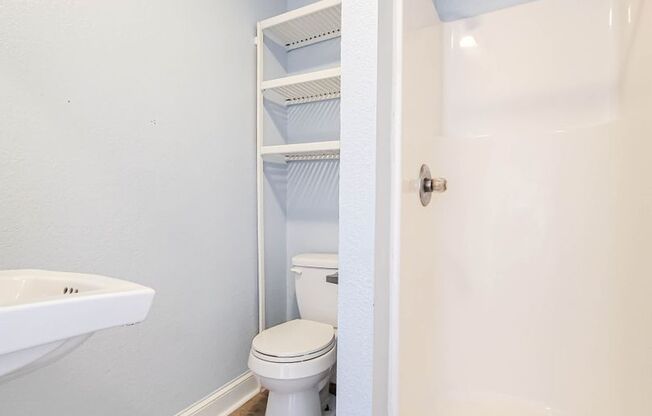 1 bed, 1 bath, $800