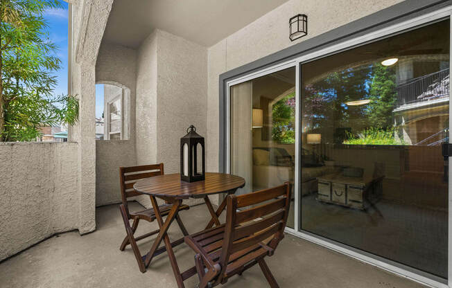 Spacious privat patios and balconies - Willow Spring Apartments