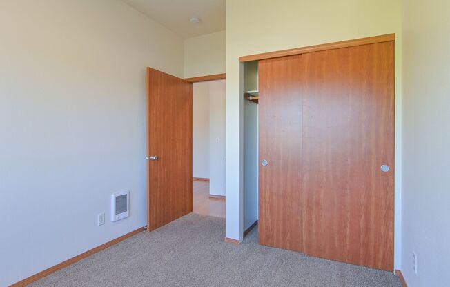 2 beds, 1 bath, $1,700, Unit 305
