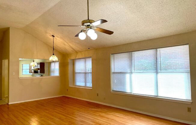 3 Bedroom 2 Bath House For Lease in Plano