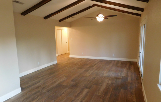 North Merced (Harris Acres): $2300 4 bedroom 2 Bath Corner Lot Home that is Pet Friendly!