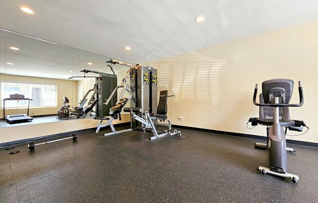 2 beds, 1 bath, $2,525, Unit 87