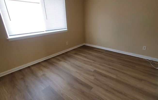 2 beds, 1 bath, $1,050, Unit 12 Pollux Circle E. -Apt 2