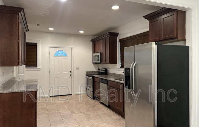 424 WOODVALE PL