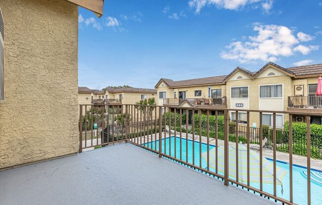2 beds, 2 baths, 1,008 sqft, $2,600
