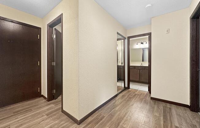 2 beds, 1 bath, 963 sqft, $1,415