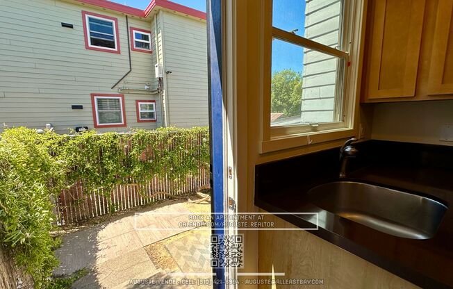 Temescal 2BR with Private Yard | Updated Unit in a Great Location