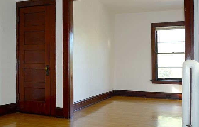 1 bed, 1 bath, 410 sqft, $960, Unit 22 - 12