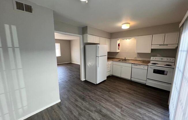2 beds, 1 bath, 945 sqft, $895, Unit 1721-247AR