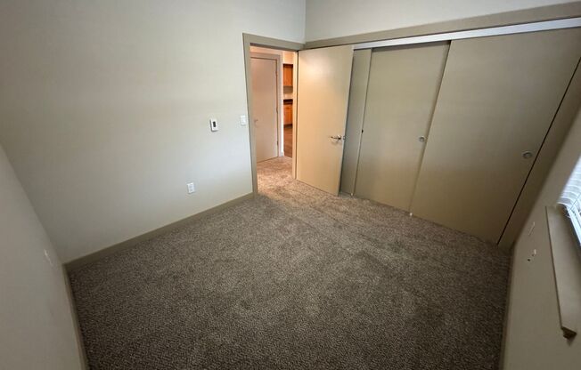 2 beds, 2 baths, 1,057 sqft, $1,646, Unit 89