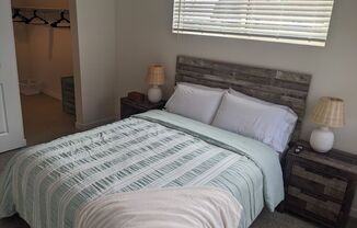 LUXURY 1 bed, 1 bath First Floor near Garden of the Gods