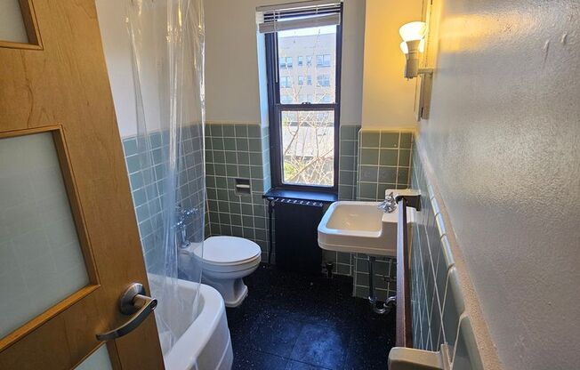 Studio, 1 bath, 352 sqft, $975, Unit 316-603