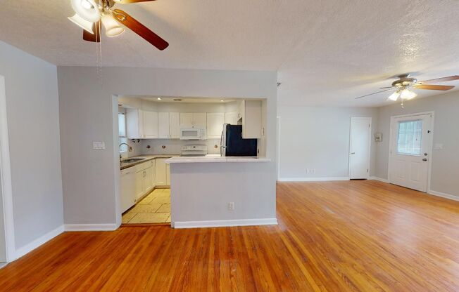 4 beds, 2.5 baths, $2,100