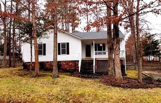 3 BR / 2 BA Gorgeous Roomy Home in Wooded Area - Pets Considered.