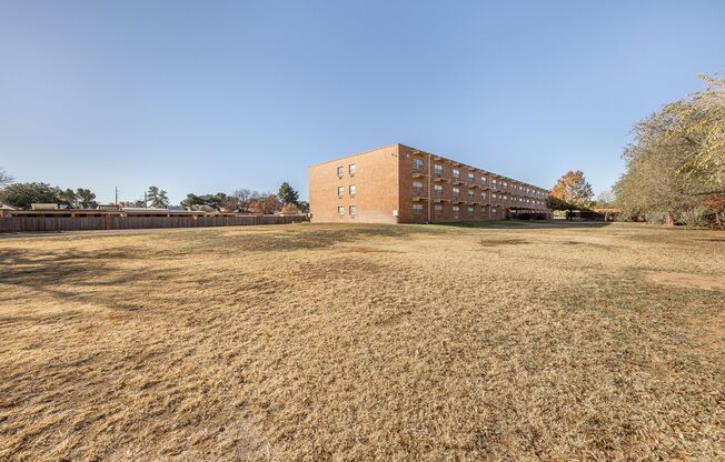 Studio, 1 bath, 350 sqft, $605, Unit 227