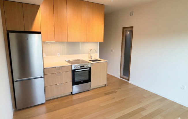 Studio, 1 bath, 401 sqft, $2,195, Unit 402