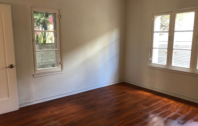 1131-33 LODI PLACE