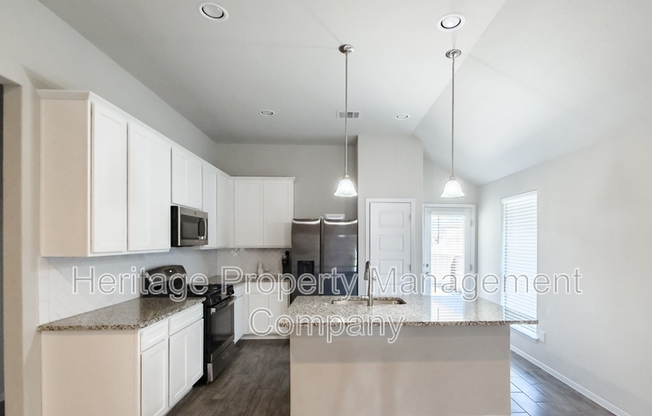 139 LYNDON DR