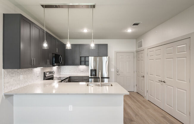 Studio, 1 bath, 646 sqft, $1,575