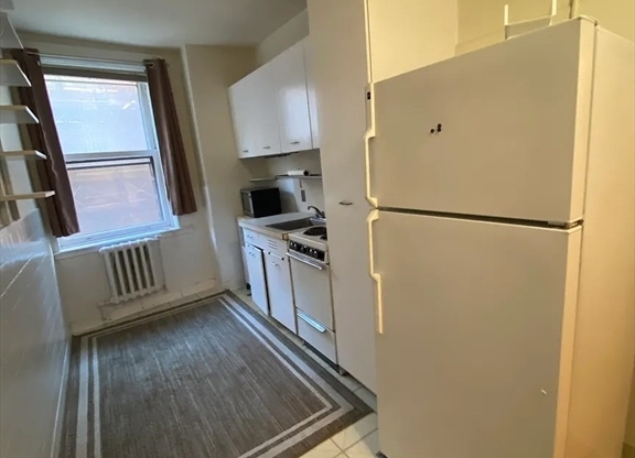 Studio, 1 bath, 500 sqft, $2,600, Unit 4E