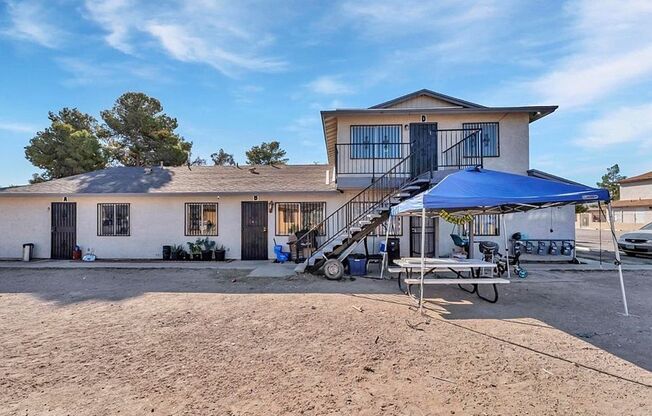 Charming 2-Bedroom Unit in a Well-Maintained 4-Plex!