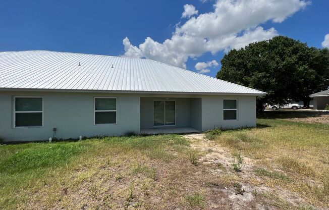 WONDERFUL DUPLEX 2 Bd/2Ba in Sebring!