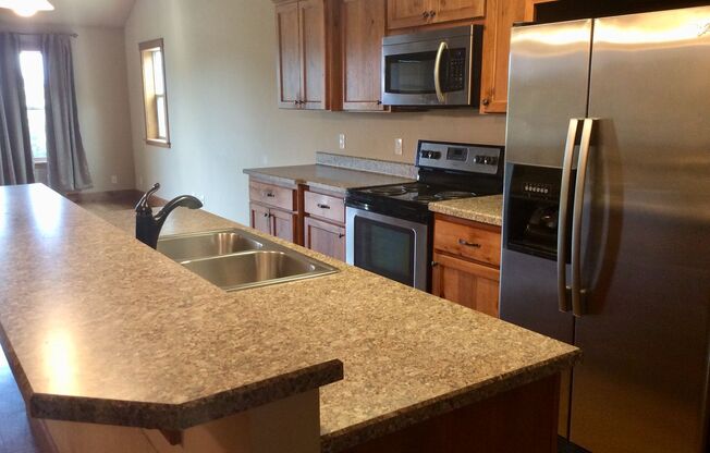 Lovely Townhouse for Rent in South Heart