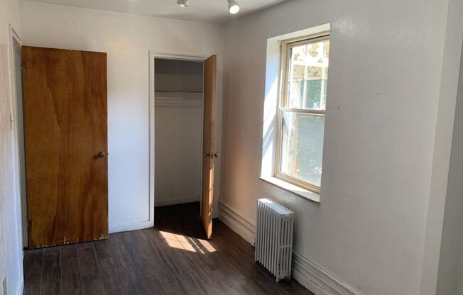 2 beds, 1 bath, $1,700, Unit 217B